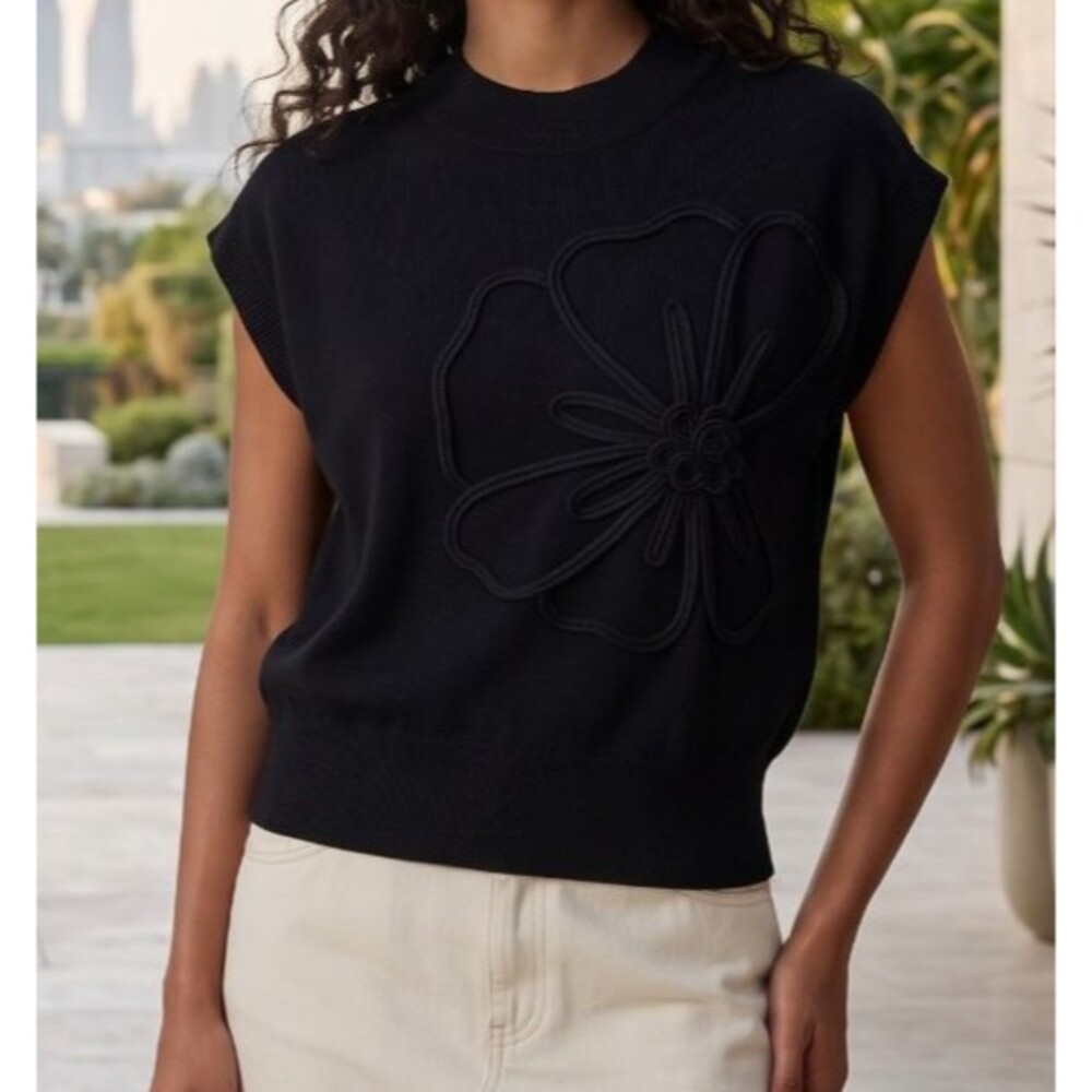 Halara Lightweight Sweater Knit Round Neck Floral Applique Top Black Size XL